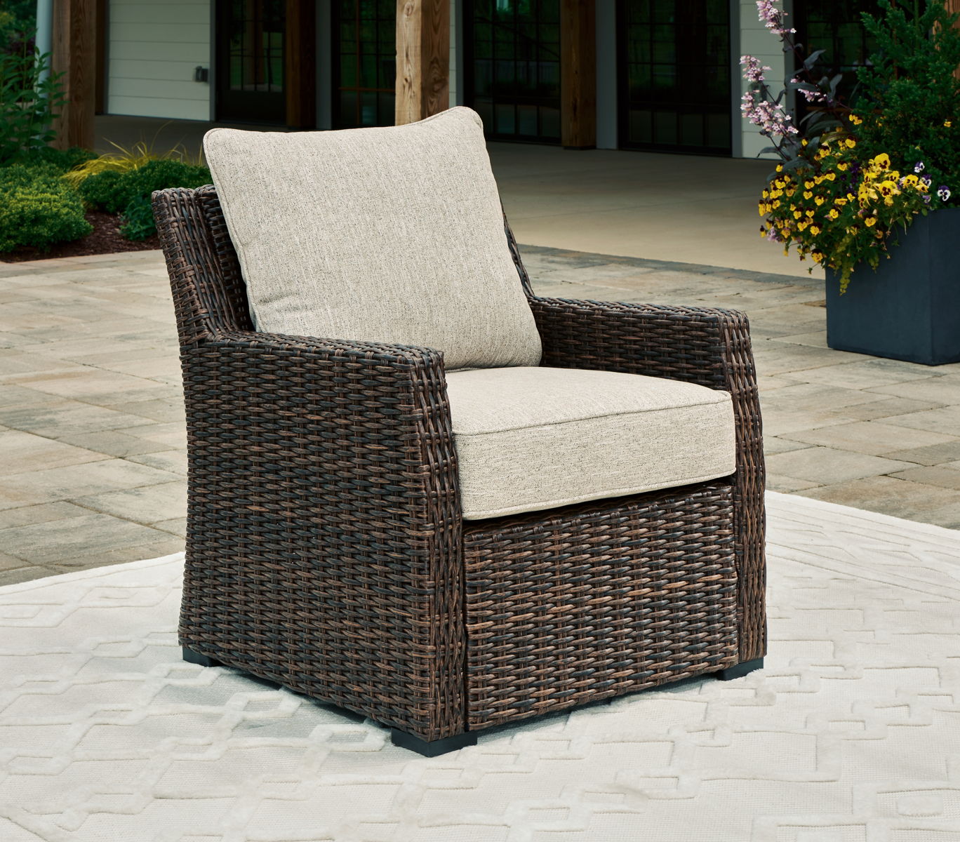 Brook Ranch - Lounge Chair With Cushion - Brown - Image 4