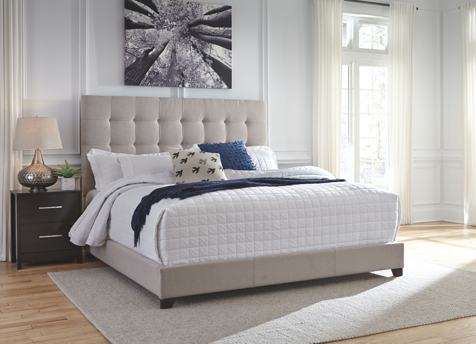 Dolante - Upholstered Bed - Image 5
