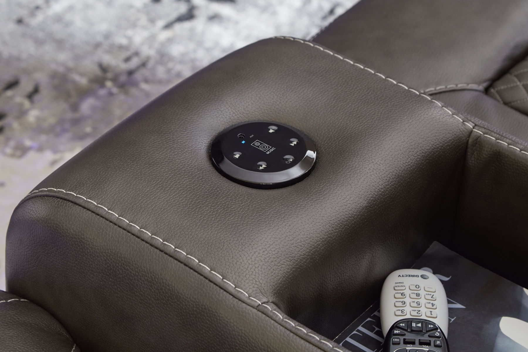 Fyne-dyme - Power Reclining Loveseat With Console/Adj Hdrst - Image 27