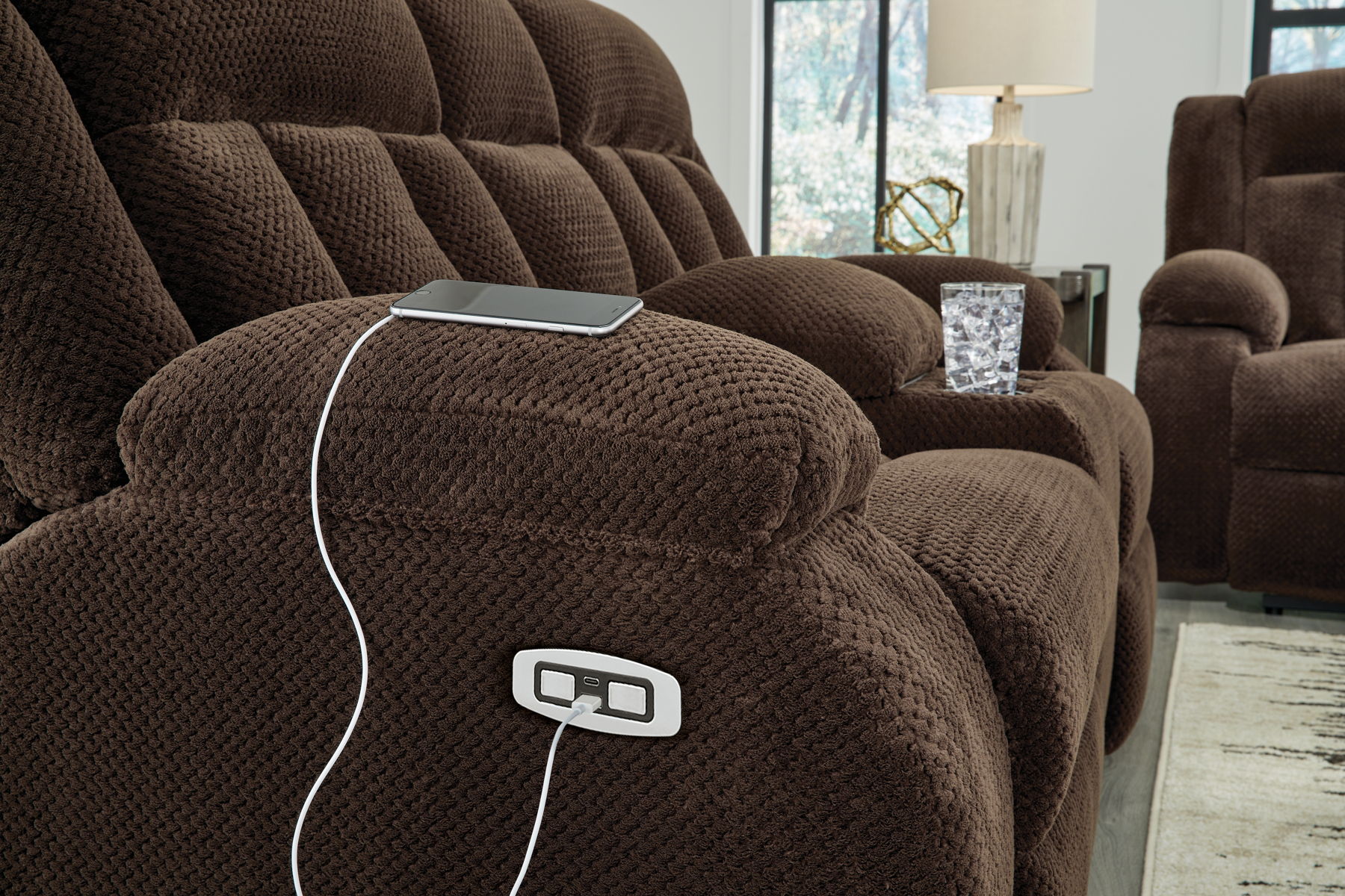 Free Wake - Double Relcining Power Loveseat With Console - Chocolate - Image 4