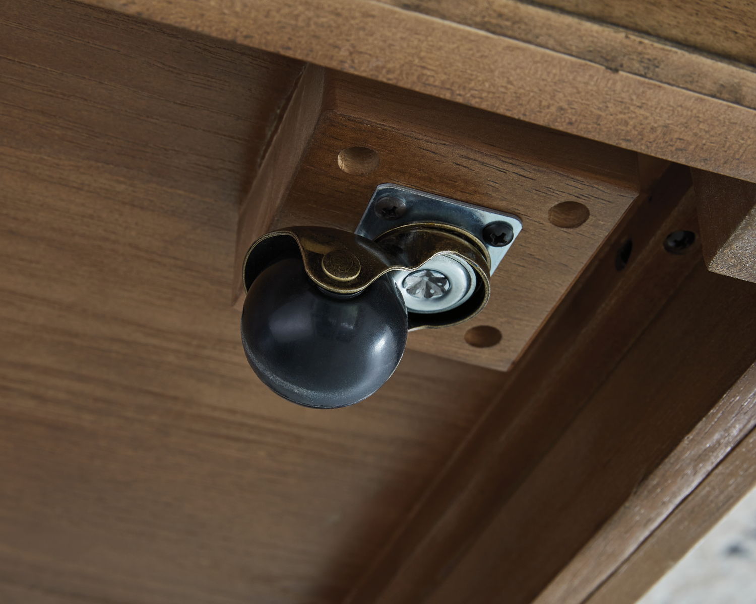 Sharlance - Lift Top Cocktail Table - Light Brown - Image 4