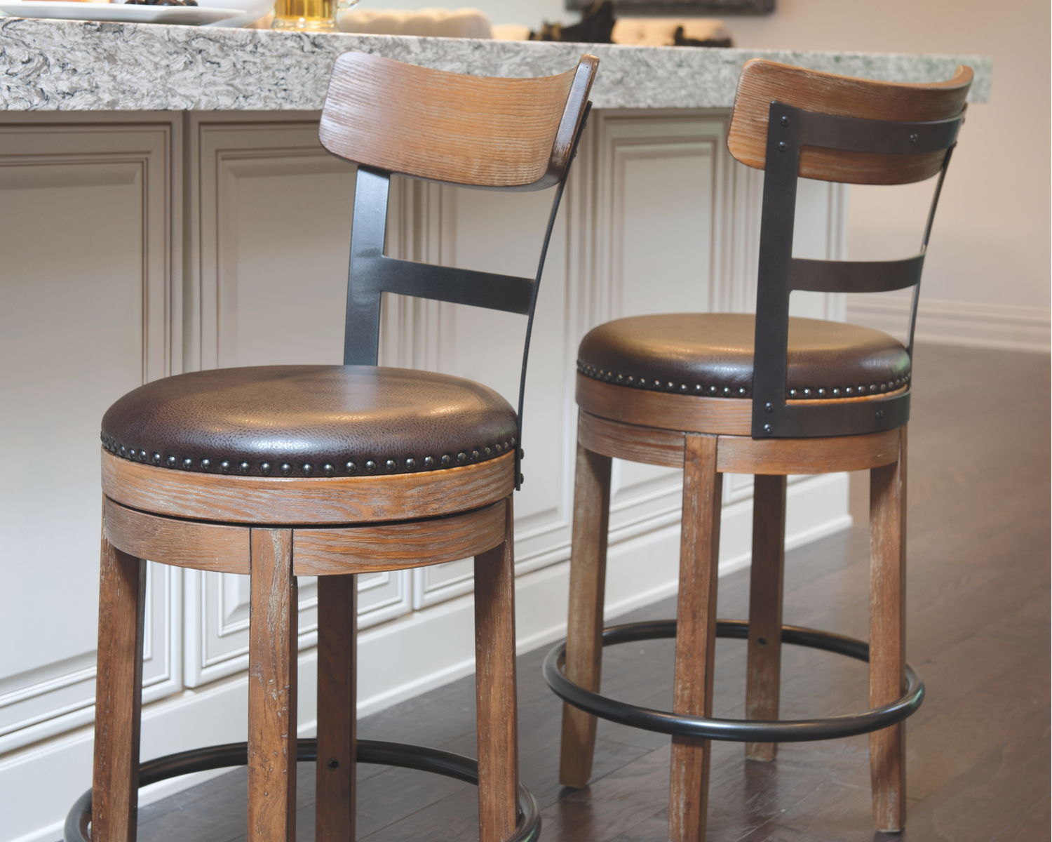 Pinnadel - Swivel Barstool - Image 5