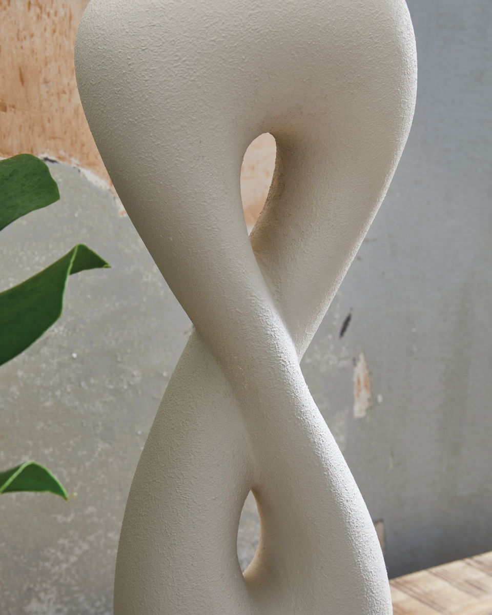 Judrich - Poly Table Lamp - White / Gold Finish - Image 2