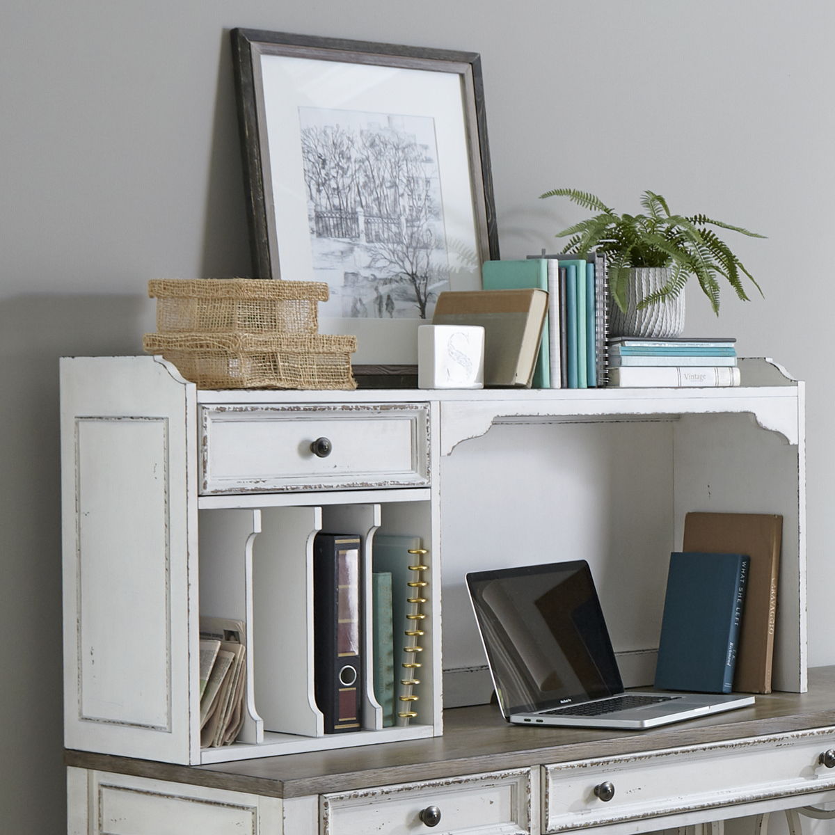 Magnolia Manor - Hutch - Antique White