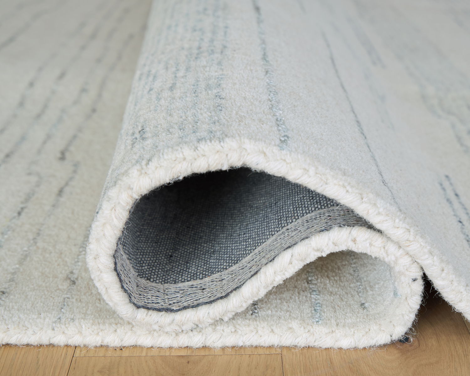 Genemost - Rug - Image 4