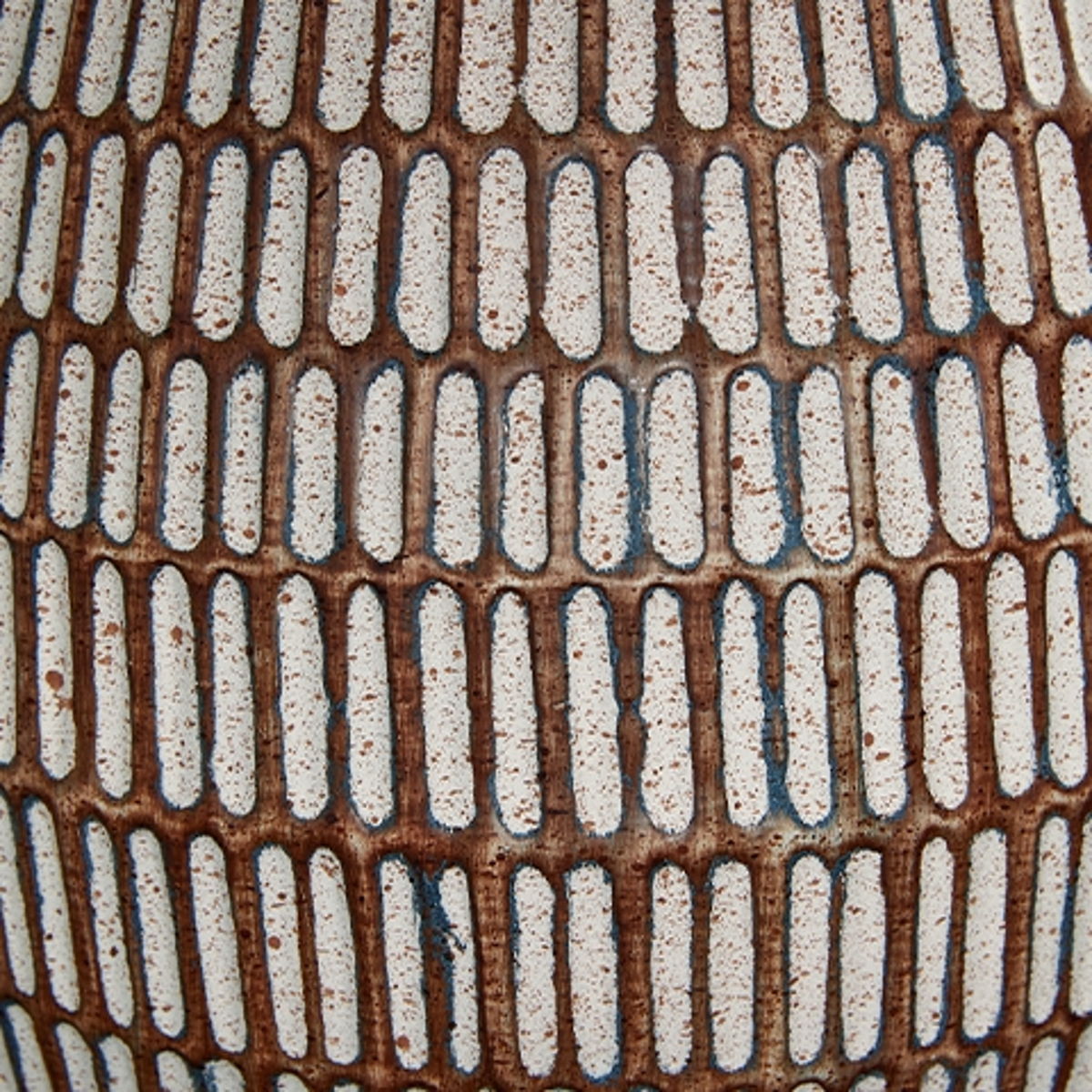 Darrich - Metal Table Lamp - Beige / White - Image 3