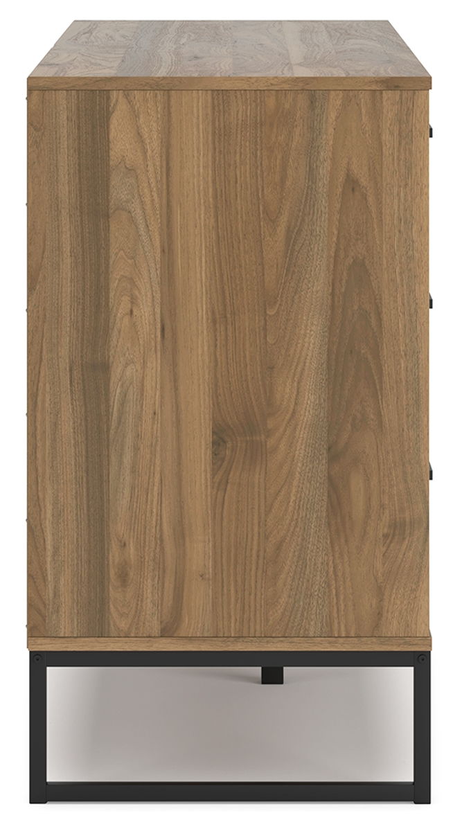 Deanlow - Six Drawer Dresser - Honey - Image 5