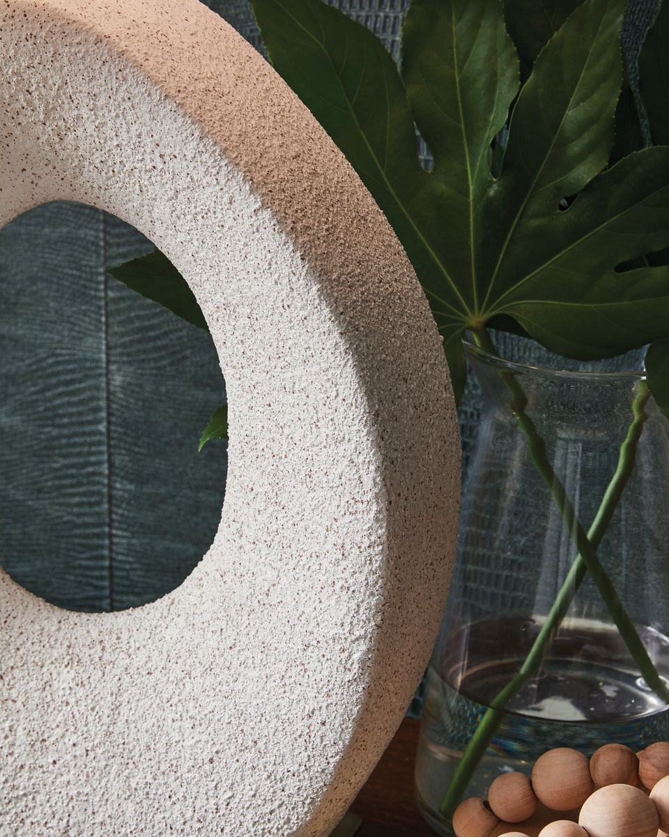 Trentlen - Paper Table Lamp - Cream / Gold Finish - Image 3