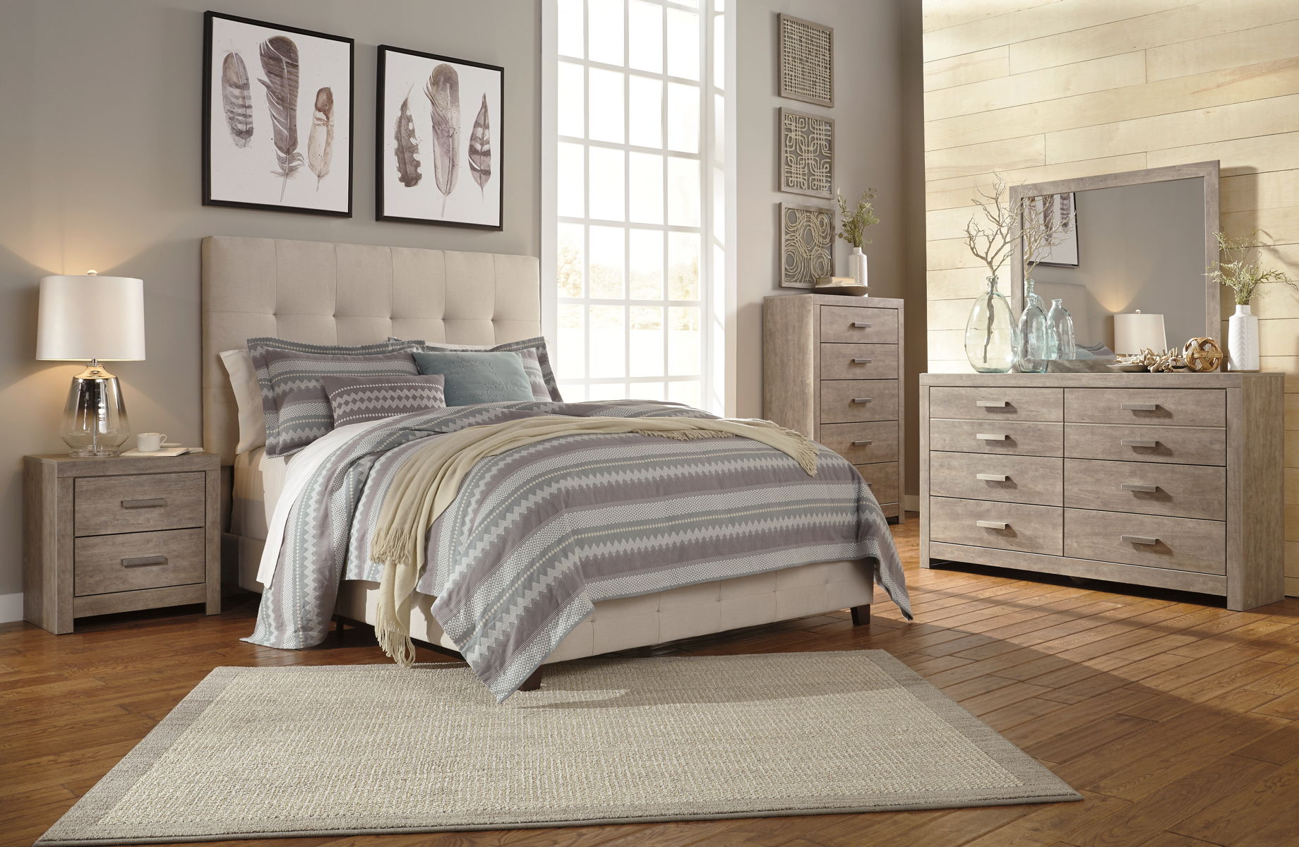 Dolante - Upholstered Bed - Image 9