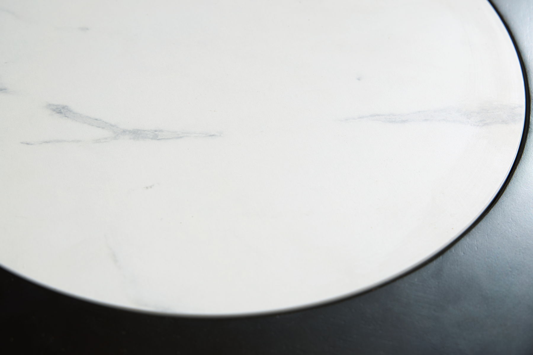 Grayman - Round Table - Image 5