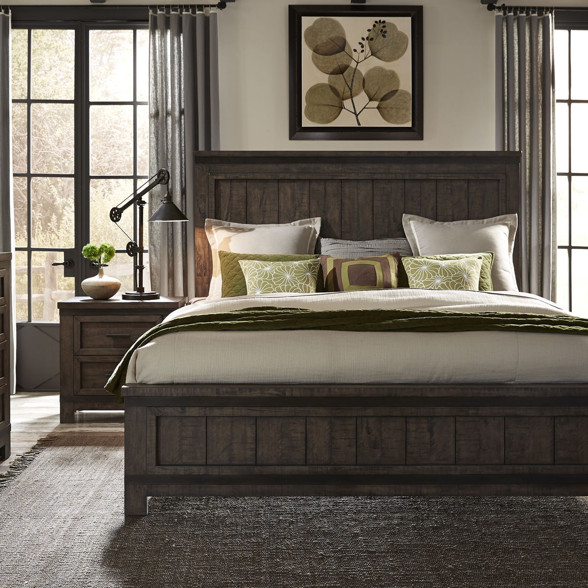 Thornwood Hills - Panel Bed - Image 3