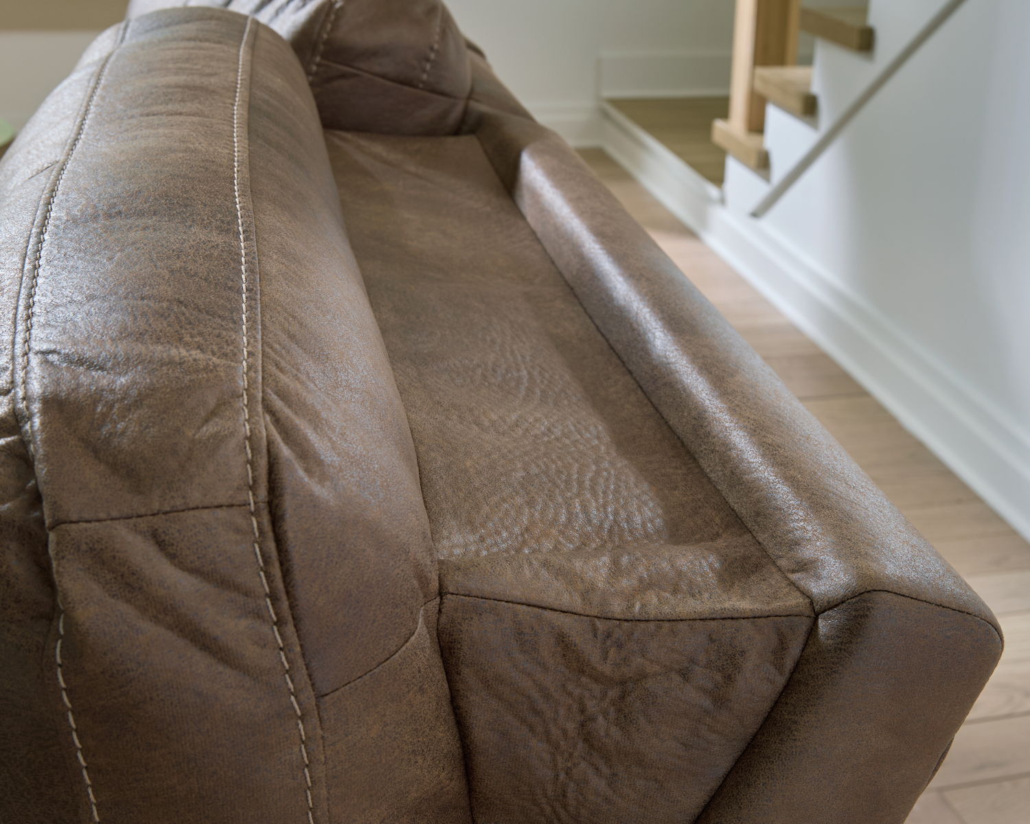 Beckley Place - Power Reclining Loveseat With Console / Adjustable Headrest - Earth - Image 5