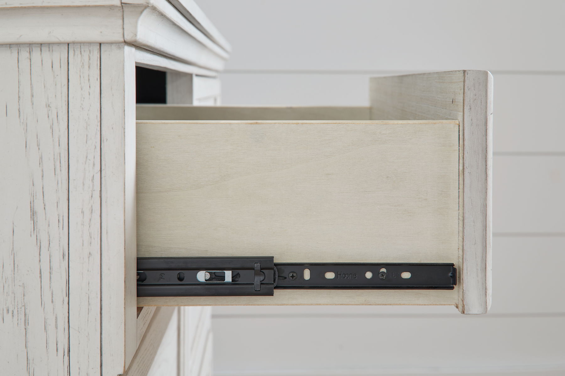 Robbinsdale - Five Drawer Chest - Youth - Antique White - Image 5