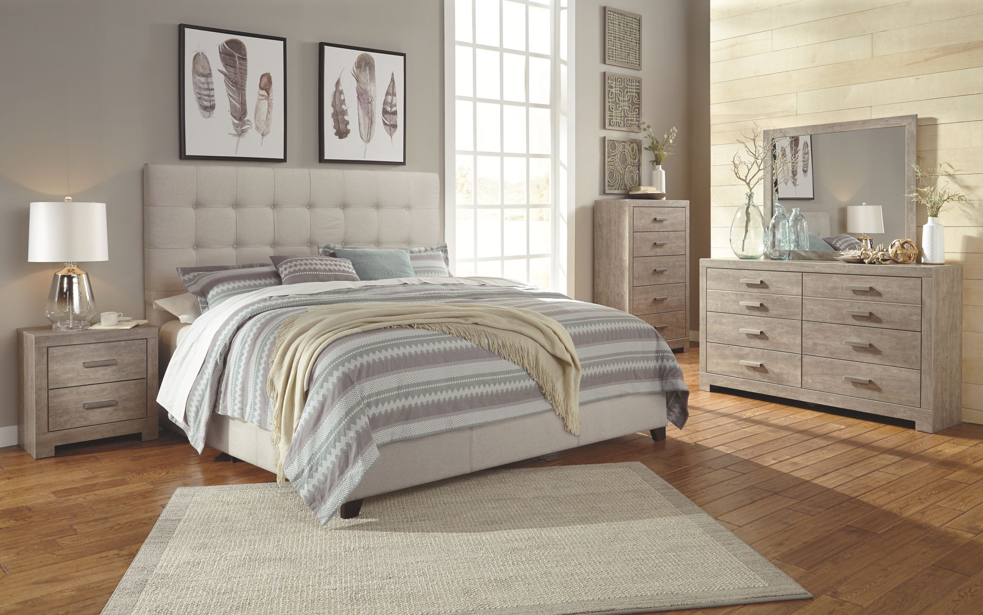 Dolante - Upholstered Bed - Image 4