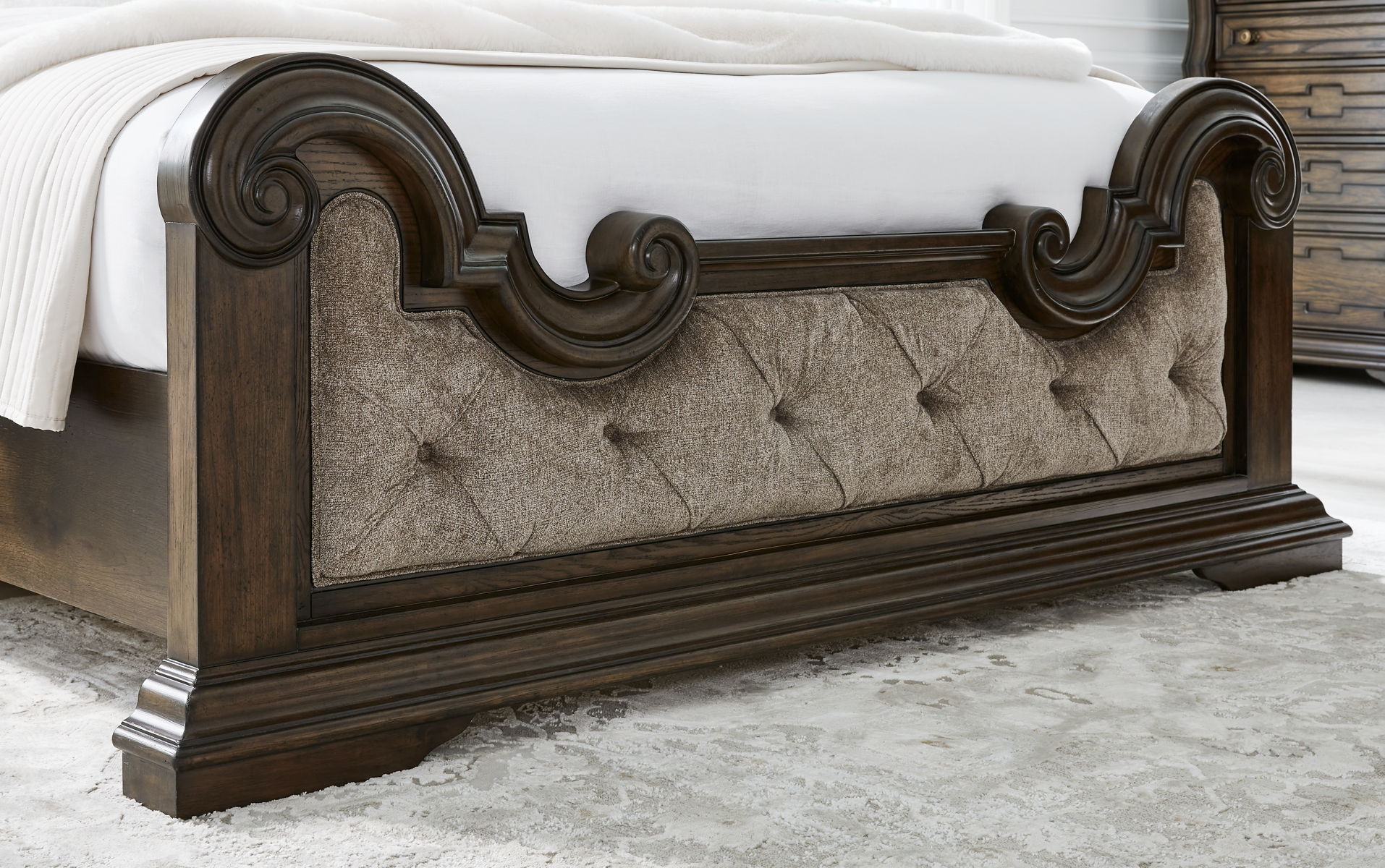 Maylee - Upholstered Bed - Image 10