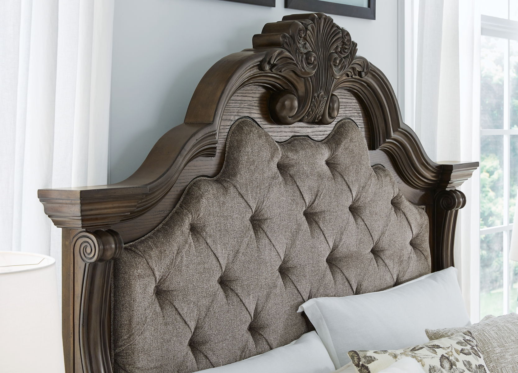 Maylee - Upholstered Bed - Image 3