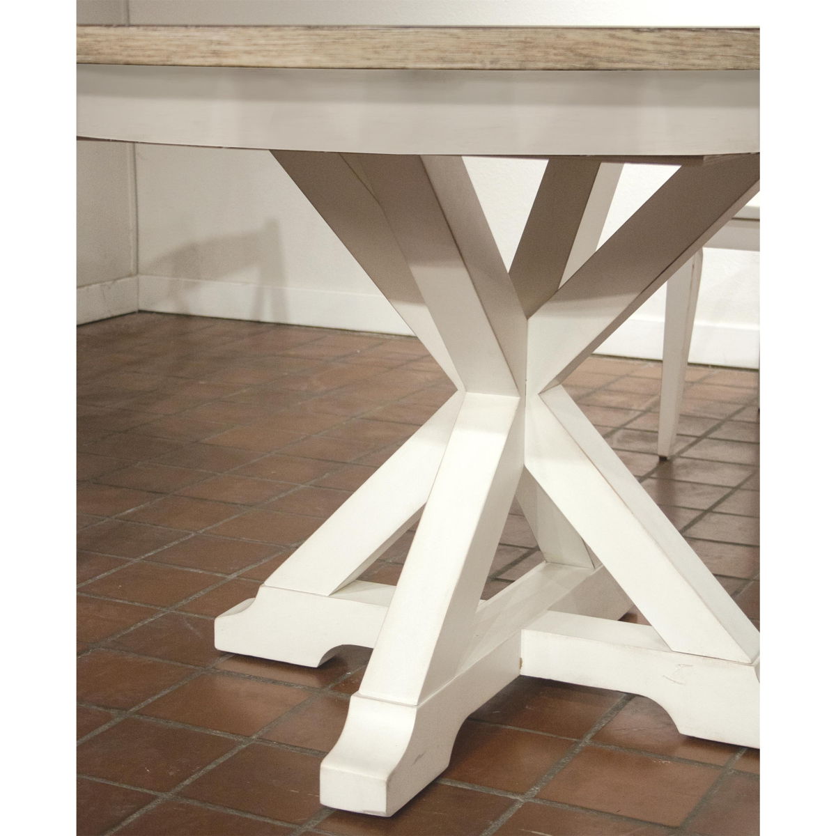 Myra - Round Dining Table - Paperwhite - Image 3