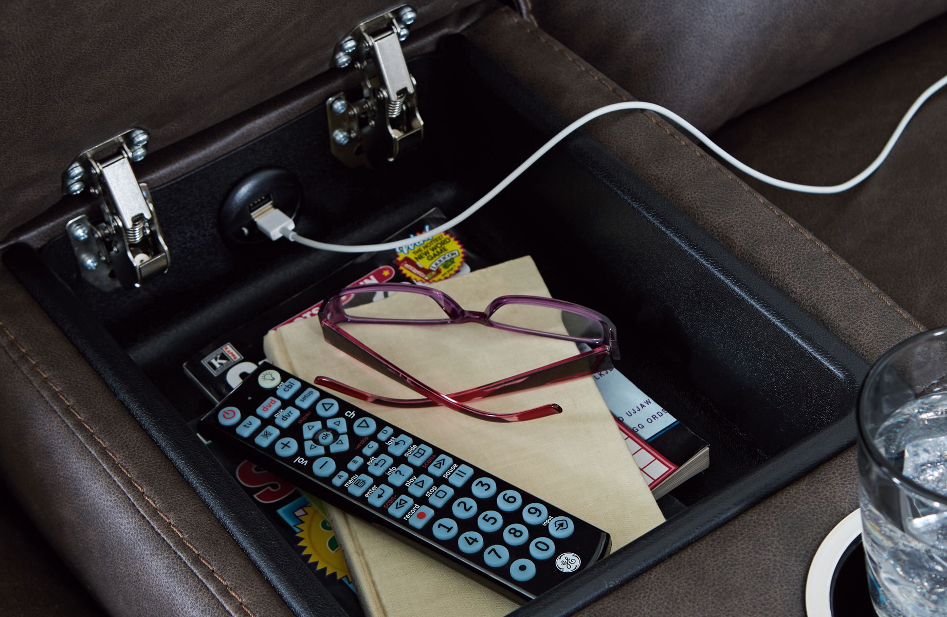 Lavenhorne - Dbl Rec Loveseat W/Console - Granite - Image 3