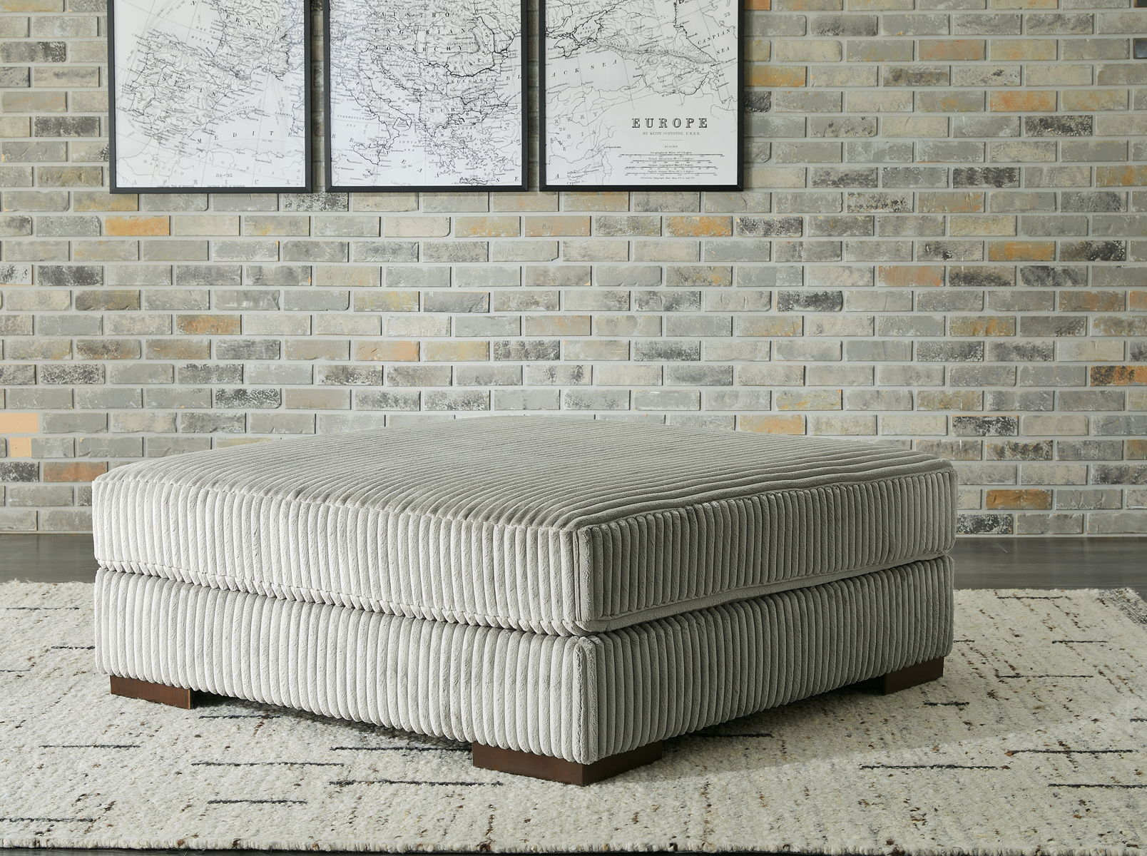 Lindyn - Oversized Accent Ottoman - Image 6